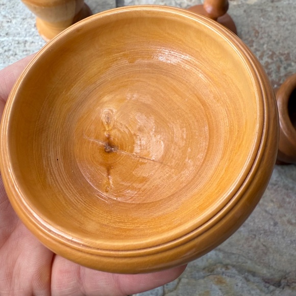 Primitive Hand Turned Wood Working Art Vases -Lidded-Mini-Cup-Bowl Vintage Lot. - Picture 7 of 10
